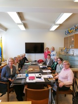 Lottaperinne Pori ry:n hallituksen kokous toukokuussa. Paikalla myös Lottaperinneliiton hallituksen jäsen Anneli Rinta-Knuuttila (kuvassa vasemmalla).